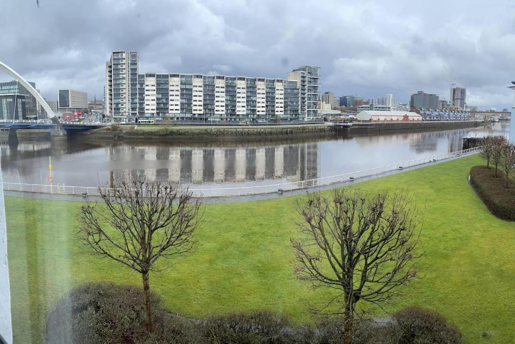 River View Apartment غلاسغو المظهر الخارجي الصورة