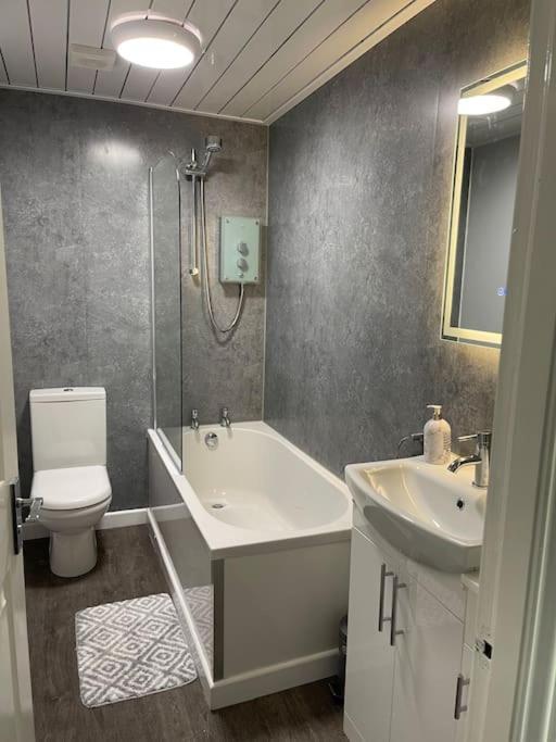 River View Apartment غلاسغو المظهر الخارجي الصورة